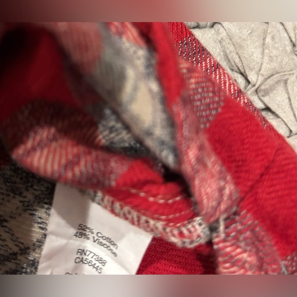 Madewell Women’s Red Plaid Buttondown Shirt - Picture 4 of 7